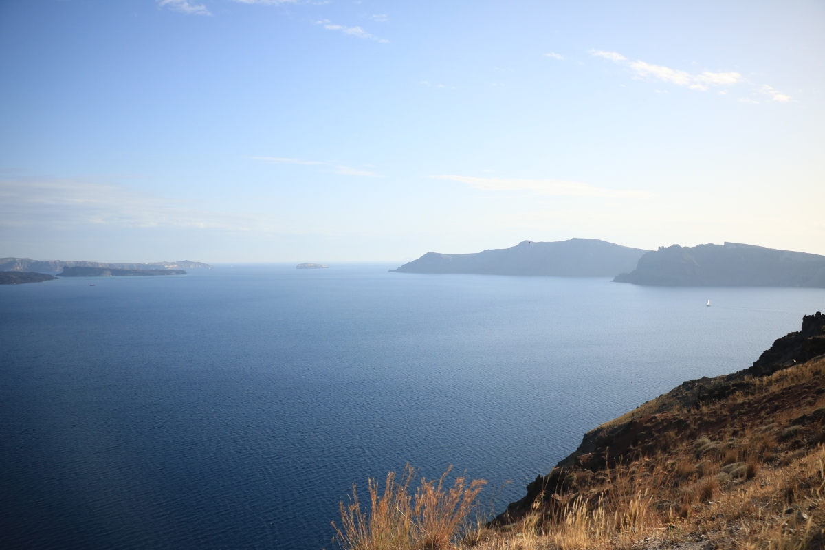 islands off in the horizon